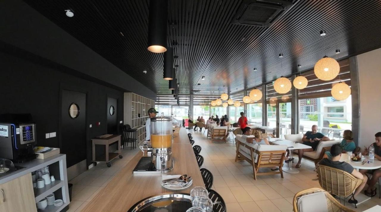 Ibis Styles Mayotte Aeroport Pamandzi Екстериор снимка